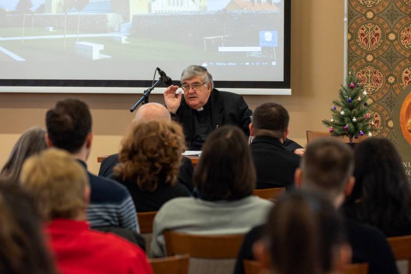 2023_12_21_hivatali lelki nap_13.jpg